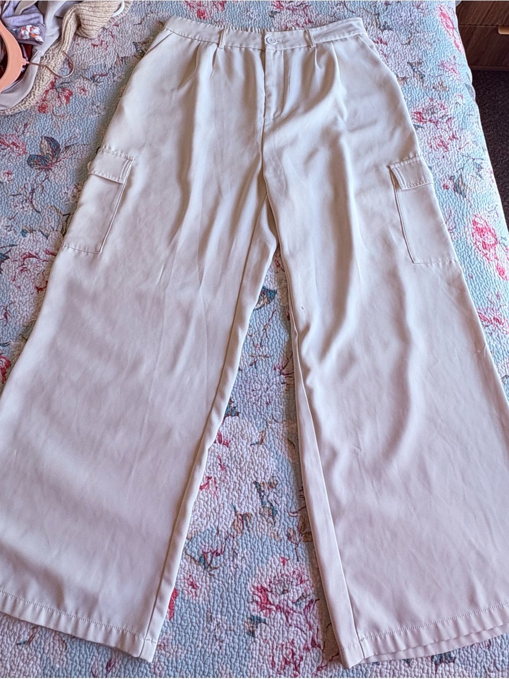 Women's Cream Wide-Leg Cargo Trousers